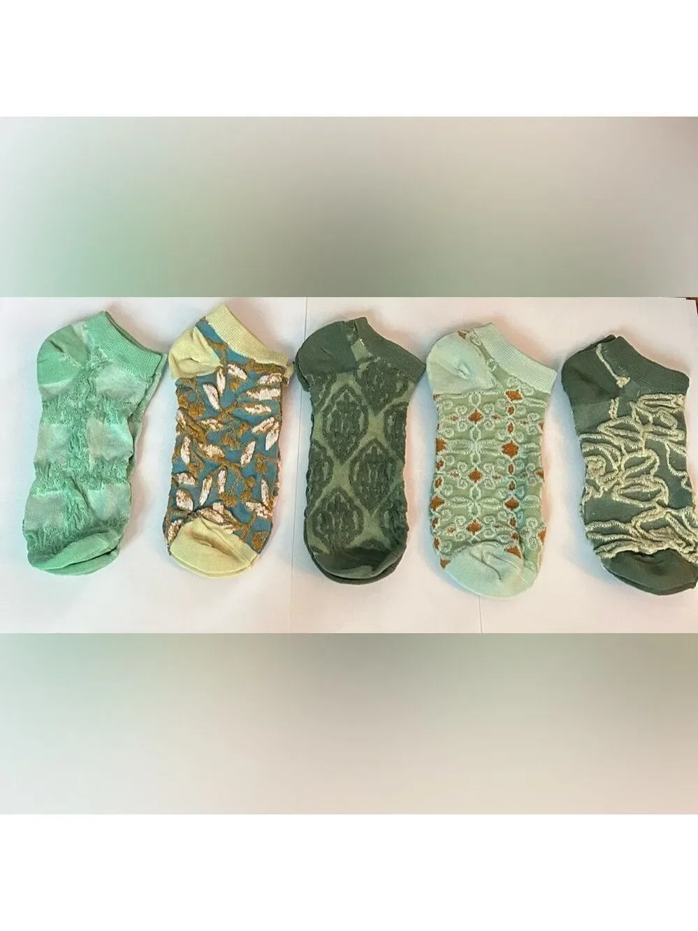 5 Pairs of Low Cut Socks Fits shoe size 5 to 9 NEW